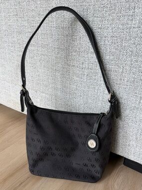 Black Women’s Shoulder Bag Top Zipper Adjustable Strap